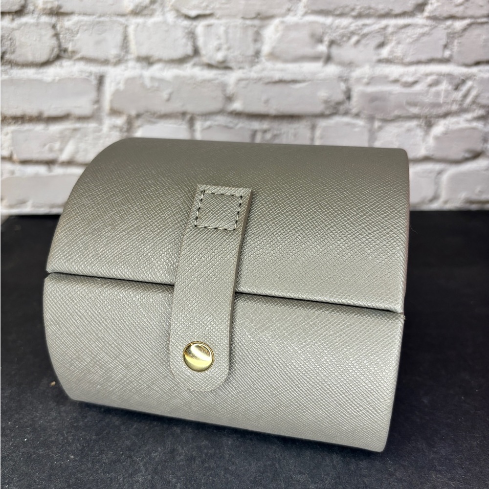 Elegant Gray Leather Jewelry Box